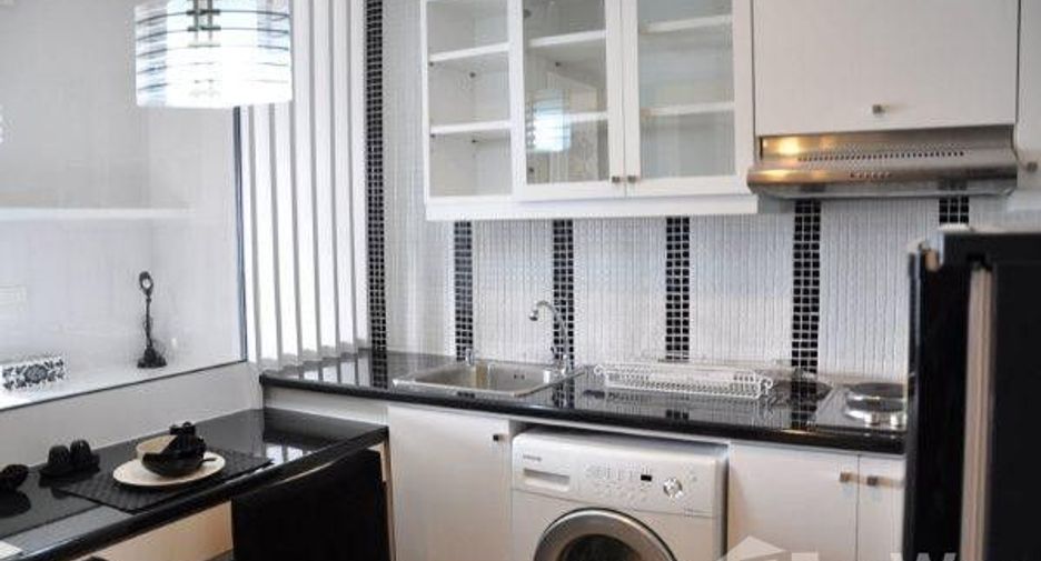 Wohnung zur Miete mit Studio in Khlong Toei, Bangkok
