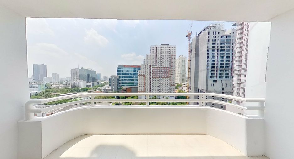 ให้เช่า 3 ห้องนอน คอนโด ใน คลองเตย, กรุงเทพฯ