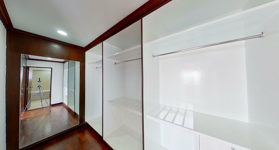 ให้เช่า 3 ห้องนอน คอนโด ใน คลองเตย, กรุงเทพฯ