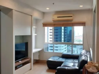 Wohnung zur Miete mit 1 Zimmer in Khlong San, Bangkok