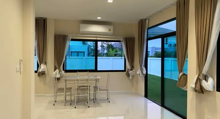 Casa en alquiler de 3 habitaciones en Nong Chok, Bangkok