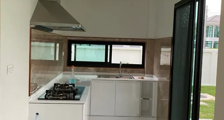 Casa en alquiler de 3 habitaciones en Nong Chok, Bangkok