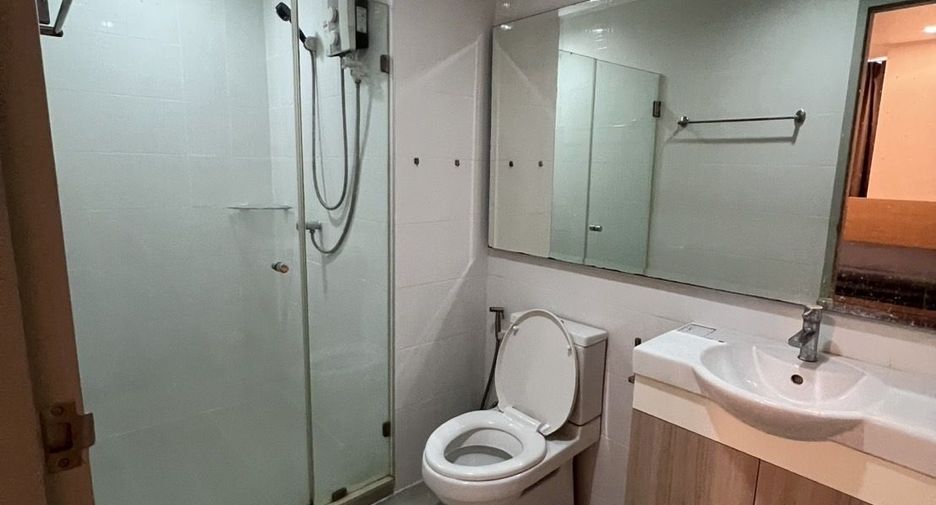 For rent 1 bed condo in Thon Buri, Bangkok