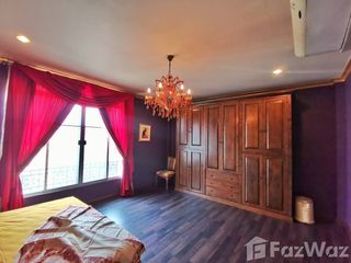 For rent 3 bedrooms townhouse in Yan Nawa, Bangkok