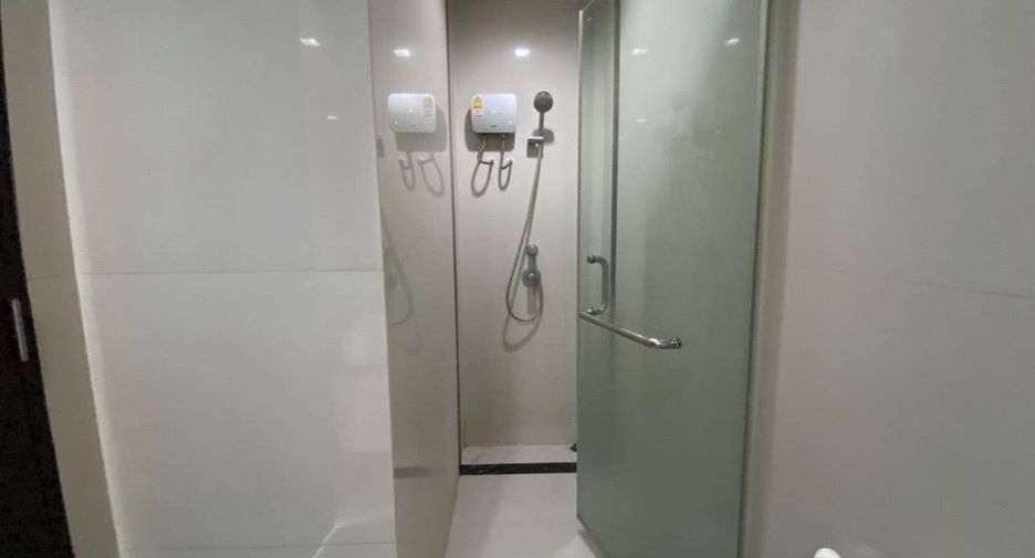 For rent 1 bed condo in Pathum Wan, Bangkok