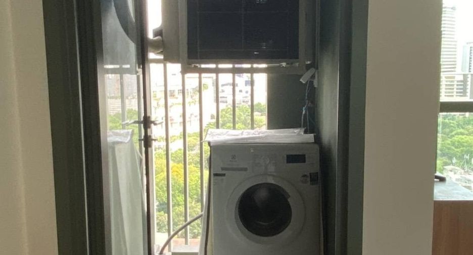 For rent 1 bed condo in Pathum Wan, Bangkok