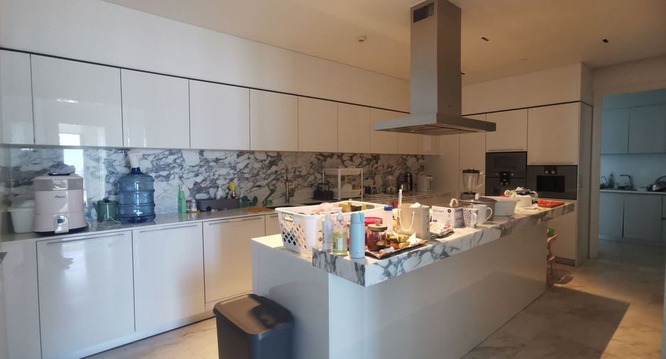 For rent 4 bedrooms condo in Bang Kho Laem, Bangkok