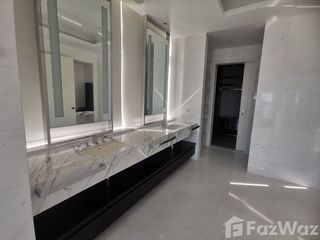 For rent 4 bedrooms condo in Bang Kho Laem, Bangkok