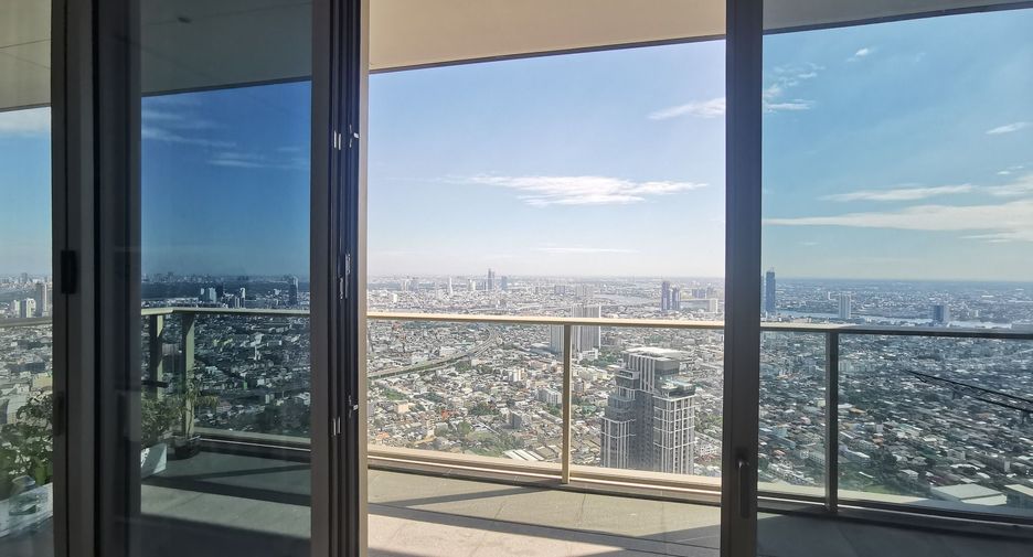 For rent 4 bedrooms condo in Bang Kho Laem, Bangkok