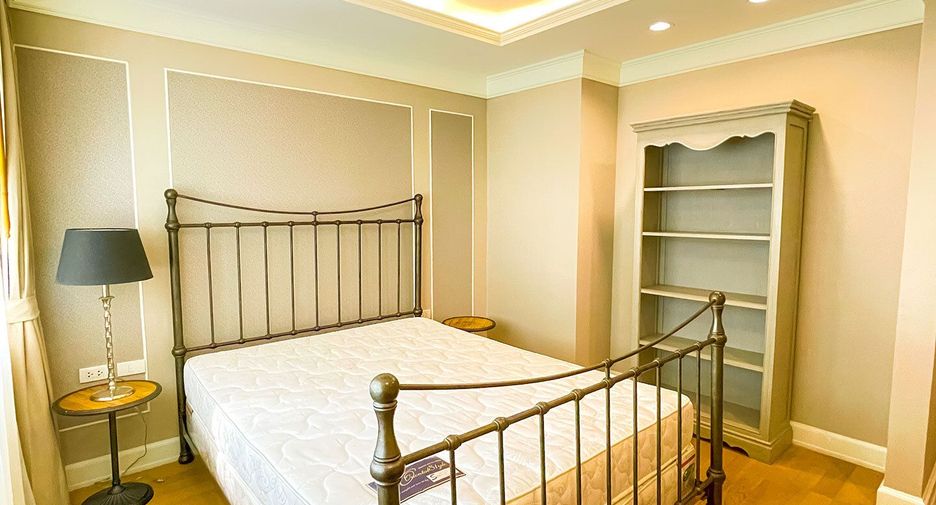Condo en alquiler de 3 habitaciones en Khlong Toei, Bangkok