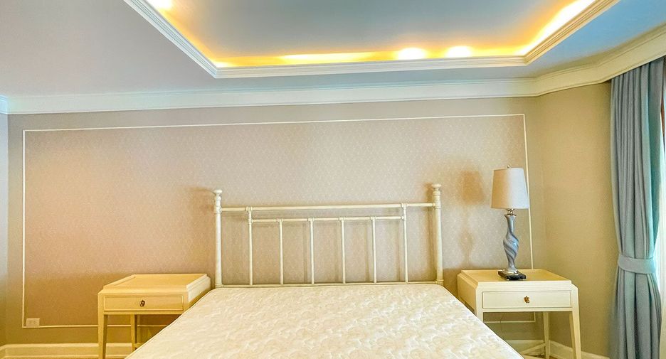 Condo en alquiler de 3 habitaciones en Khlong Toei, Bangkok