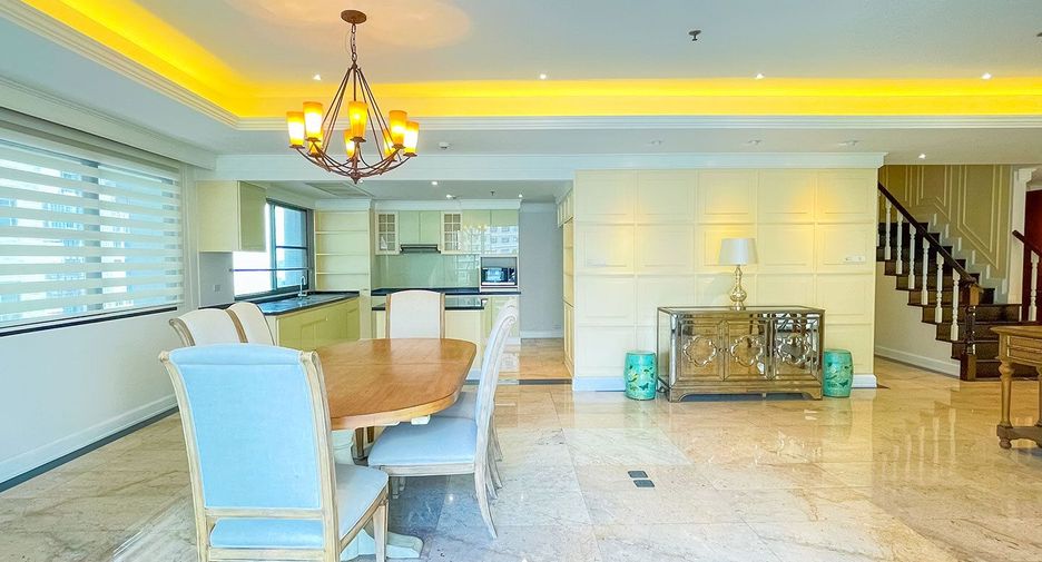 Condo en alquiler de 3 habitaciones en Khlong Toei, Bangkok