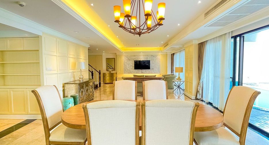 Condo en alquiler de 3 habitaciones en Khlong Toei, Bangkok