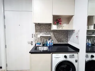 For rent 3 bedrooms condo in Huai Khwang, Bangkok