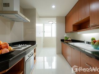 For rent 3 bedrooms condo in Sathon, Bangkok
