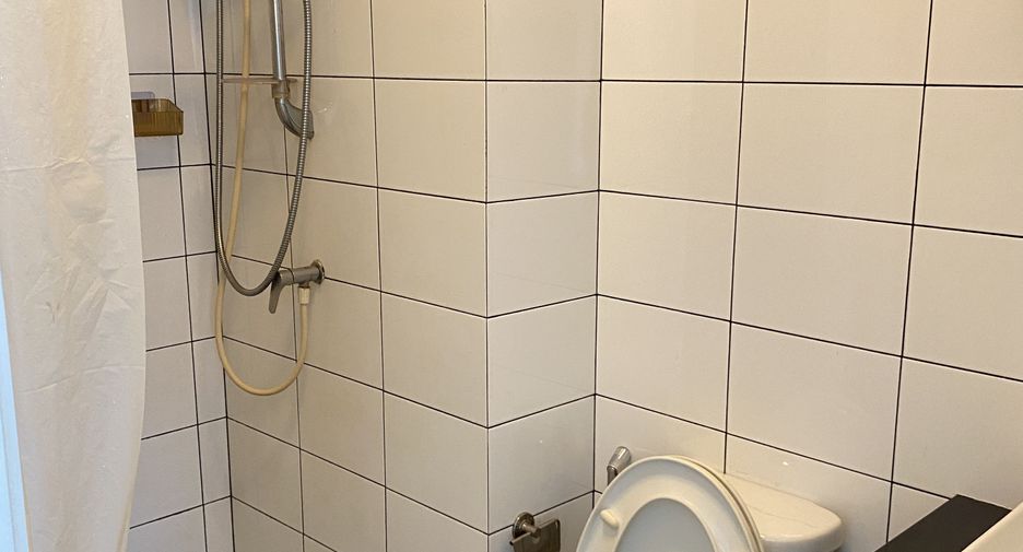 Wohnung zur Miete mit Studio in Huai Khwang, Bangkok