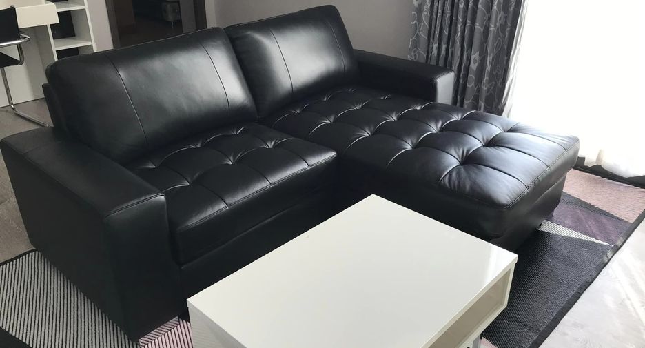 For rent 2 bedrooms condo in Pathum Wan, Bangkok