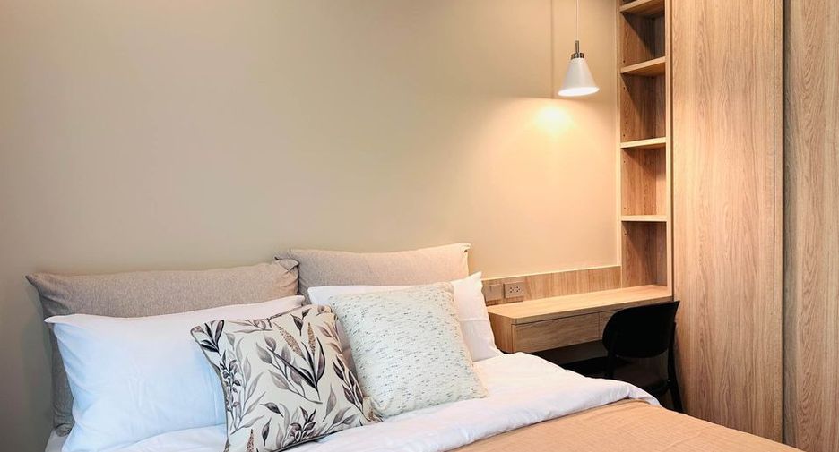 For rent 2 bedrooms condo in Ratchathewi, Bangkok