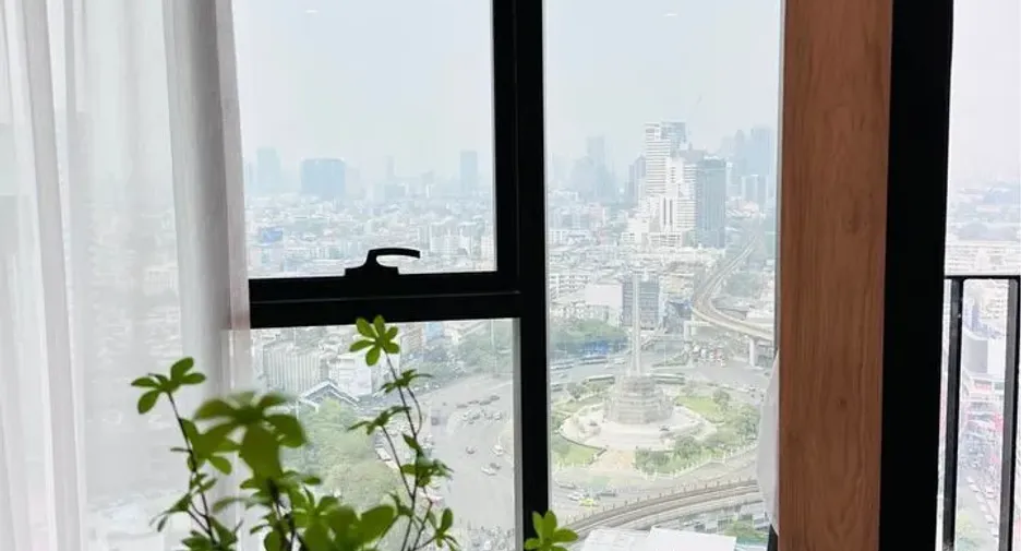 For rent 2 bedrooms condo in Ratchathewi, Bangkok