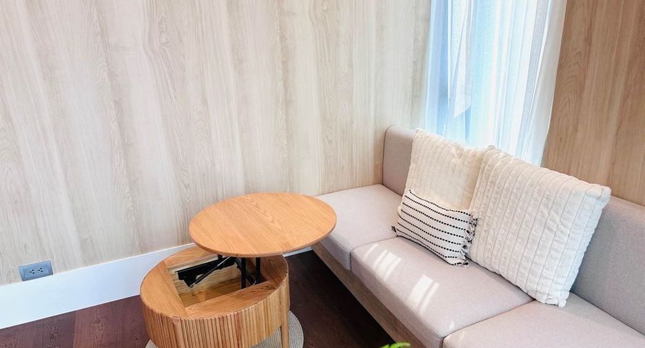 For rent 2 bedrooms condo in Ratchathewi, Bangkok