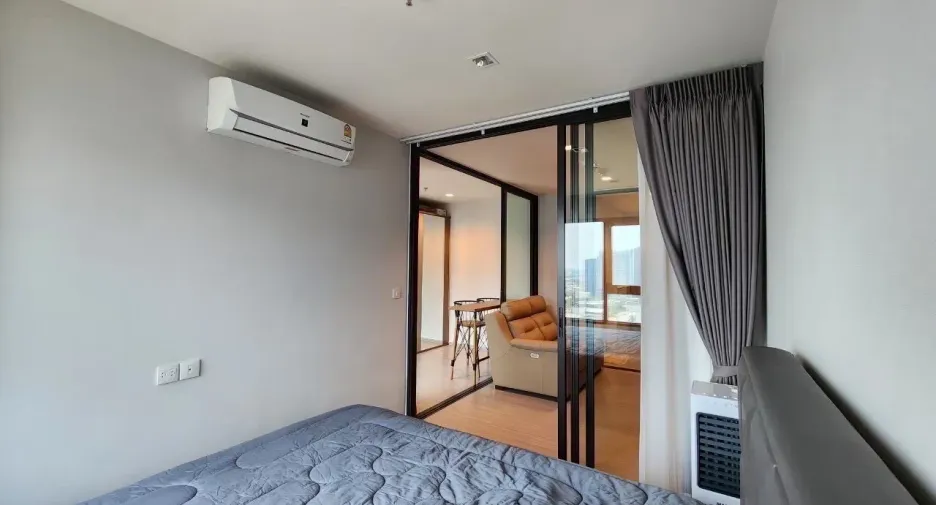 À louer 2 chambres condo à Thon Buri, Bangkok