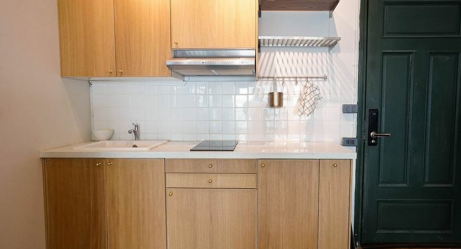 For rent 1 bed condo in Sathon, Bangkok
