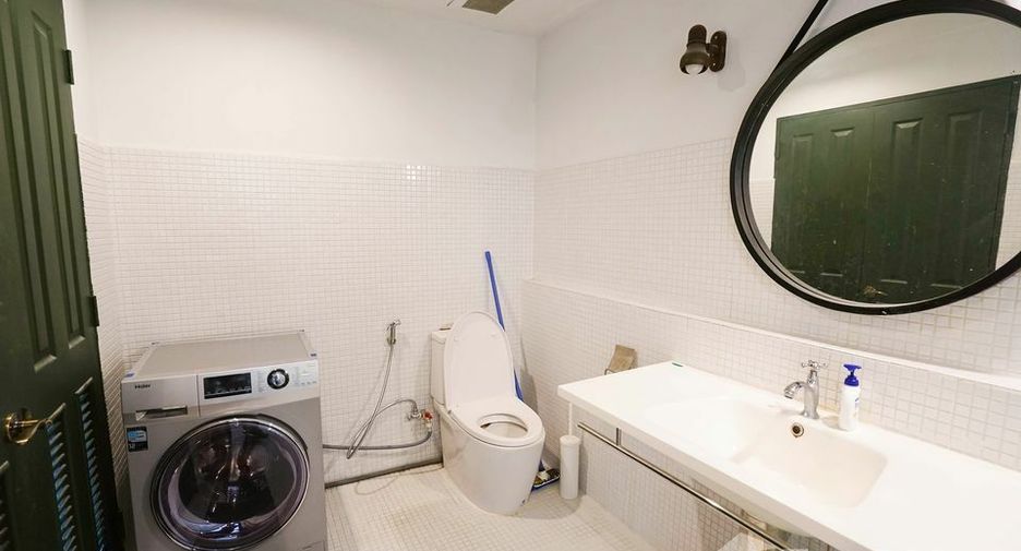For rent 1 bed condo in Sathon, Bangkok