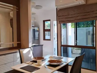 Casa adosada en alquiler de 3 habitaciones en Phra Khanong, Bangkok