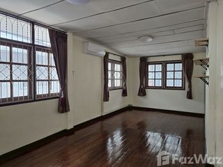 Casa en alquiler de 1 habitaciones en Huai Khwang, Bangkok