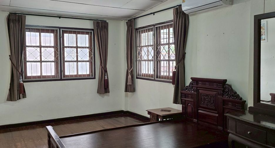 For rent 1 bed house in Huai Khwang, Bangkok