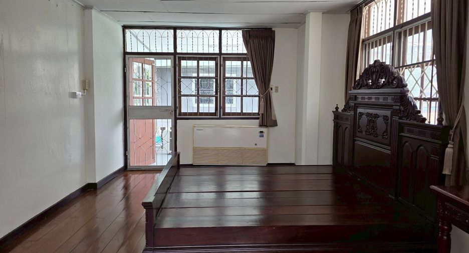 For rent 1 bed house in Huai Khwang, Bangkok