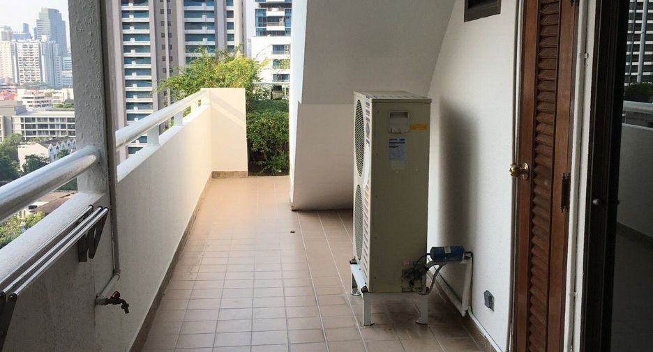 Wohnung zur Miete mit 3 Zimmer in Watthana, Bangkok