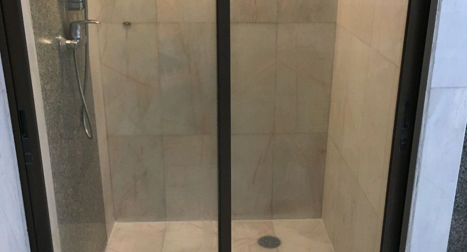 Wohnung zur Miete mit 3 Zimmer in Watthana, Bangkok