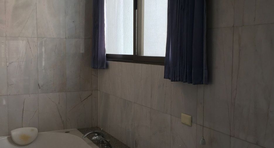 Wohnung zur Miete mit 3 Zimmer in Watthana, Bangkok