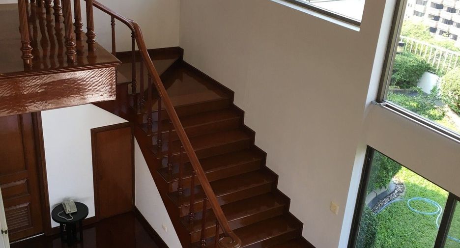 Wohnung zur Miete mit 3 Zimmer in Watthana, Bangkok