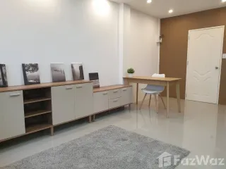 For rent 3 bedrooms townhouse in Khan Na Yao, Bangkok
