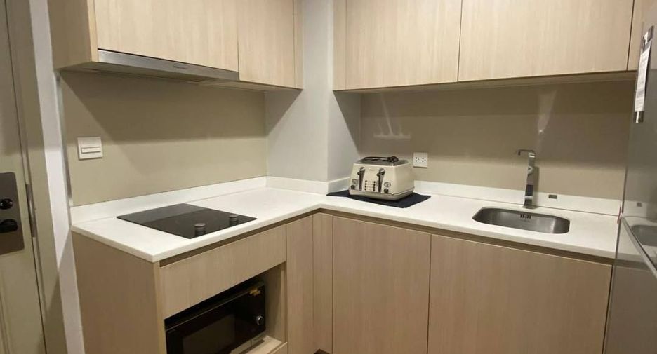 For rent 2 bedrooms condo in Ratchathewi, Bangkok