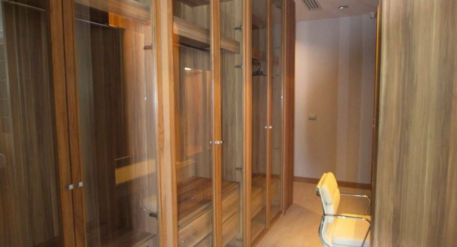 For rent 3 bedrooms condo in Watthana, Bangkok