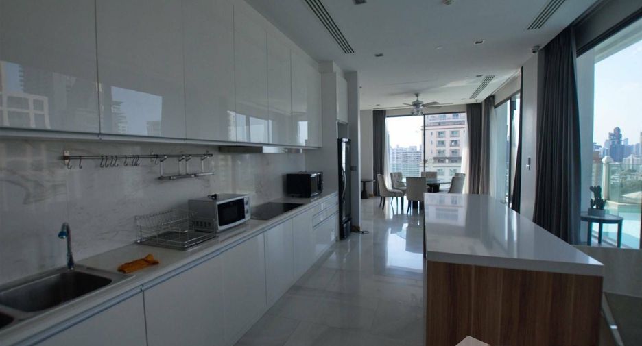 For rent 3 bedrooms condo in Watthana, Bangkok