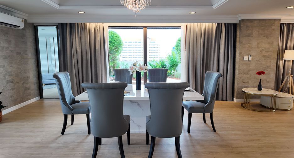 For rent 3 bedrooms condo in Watthana, Bangkok