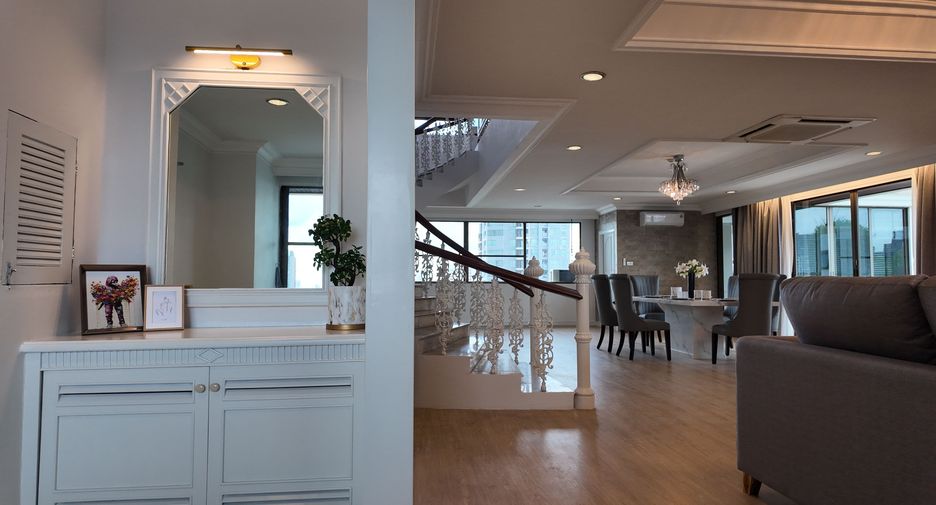 For rent 3 bedrooms condo in Watthana, Bangkok