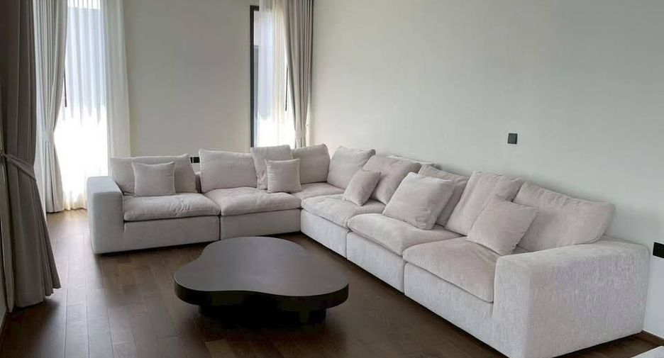 For rent 5 bedrooms house in Suan Luang, Bangkok