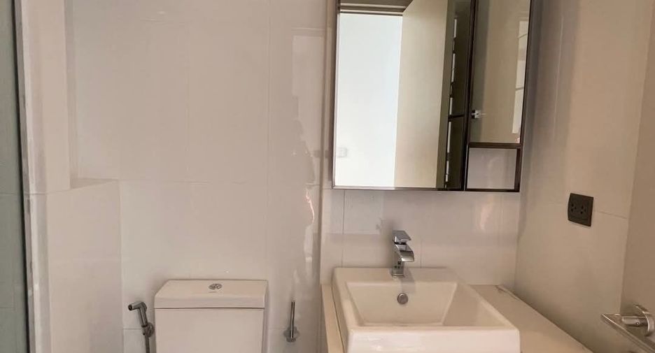 For rent 1 bed condo in Phra Khanong, Bangkok