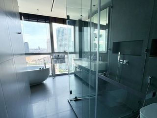 À louer 3 chambres condo à Sathon, Bangkok