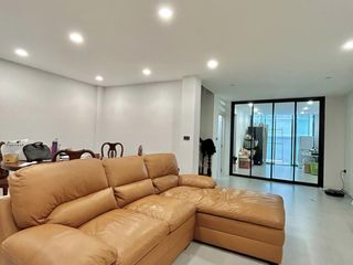 Reihenhaus zur Miete mit 6 Zimmer in Sathon, Bangkok