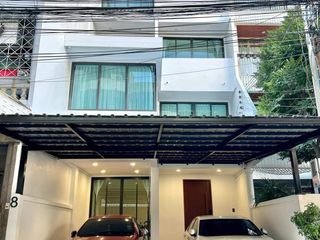Reihenhaus zur Miete mit 6 Zimmer in Sathon, Bangkok
