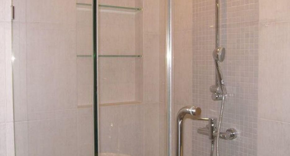 For rent 3 bedrooms condo in Yan Nawa, Bangkok