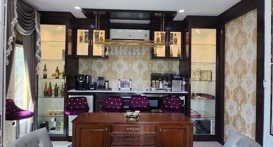 For rent 4 bedrooms house in Don Mueang, Bangkok