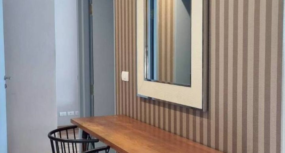 Condo en alquiler de 2 habitaciones en Phra Khanong, Bangkok