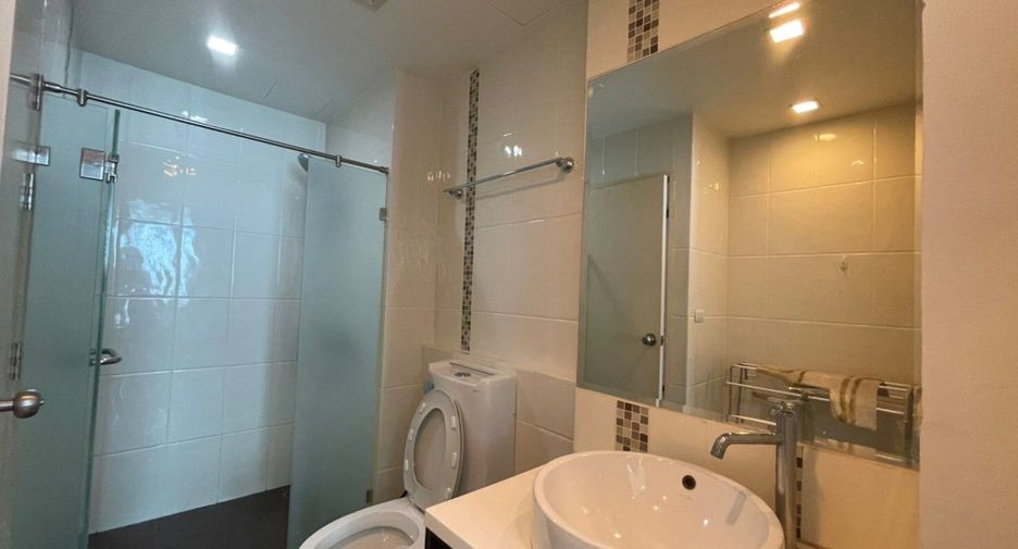 For rent 1 bed condo in Bang Rak, Bangkok